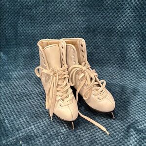 Women's Cream Ice Skates